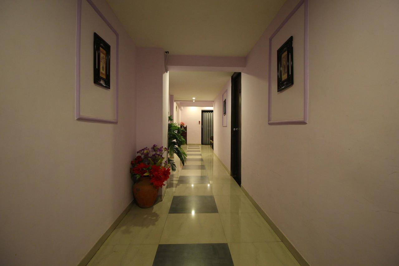 Oyo 8786 Hotel Maan Residency Ahmedabad Exterior foto